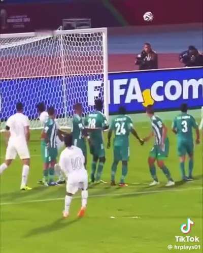 Ronaldinho at 45 years is still a better player than Saka Martismelly and Gyoflicks combined 🔥🔥