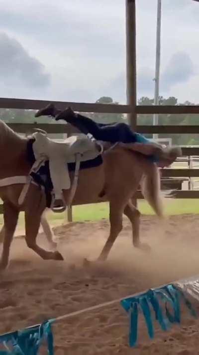 Horse girl showing off her moves 🐴