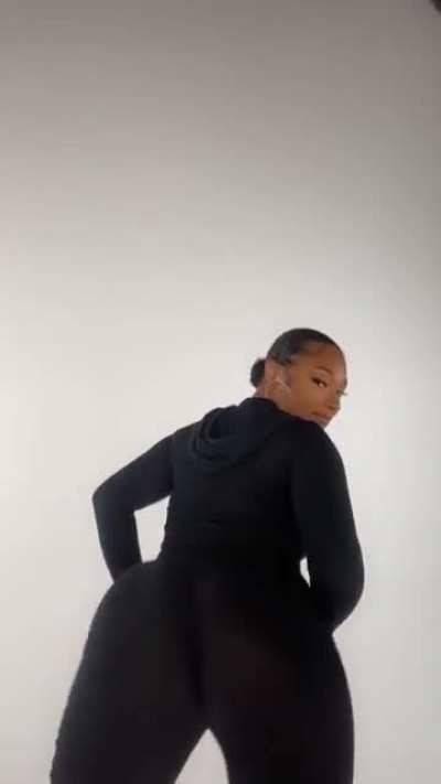 Megan thee stallion is a twerk god💯