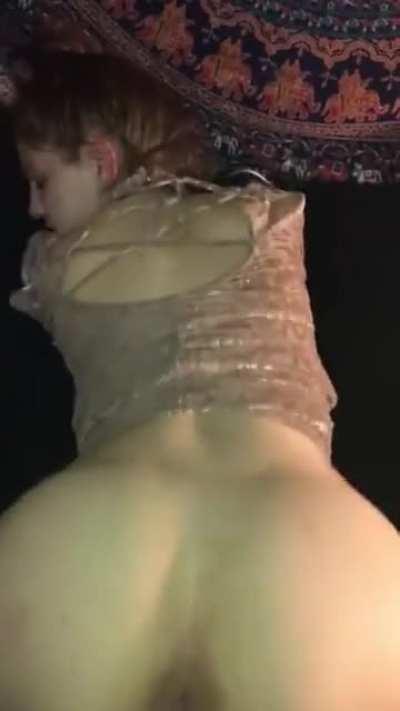 Pawg shakes her ass on a BBC