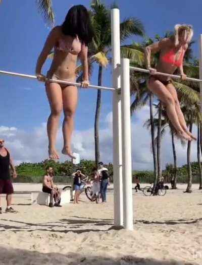 Alessia Kofftun and Friend get Creative on the Pull-up Bar [gif]