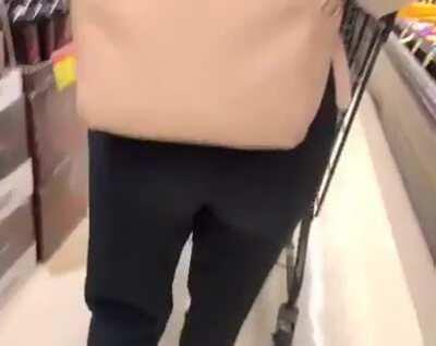 Close up on Kimi's ass