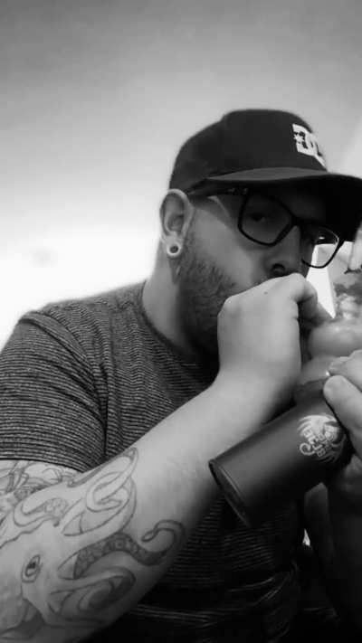 Yooooo who the F#*!k is awake bored af