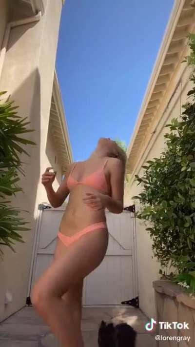 Loren gray bikini😍😍