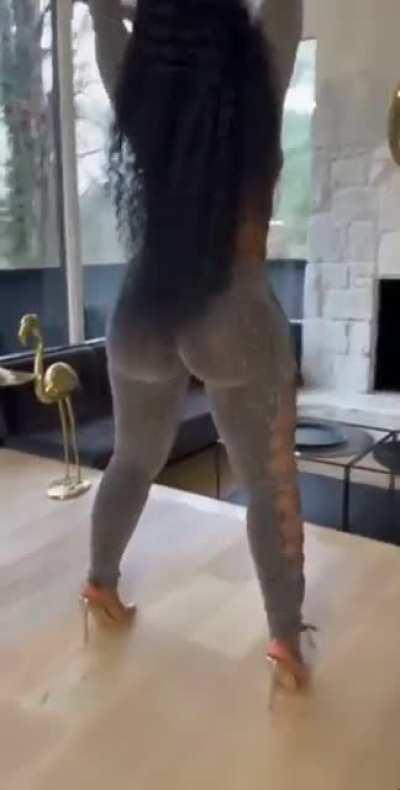 just wanna hear what it sound like in the shower 😒