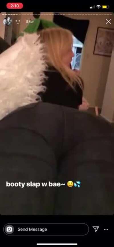 slap that jiggly booty