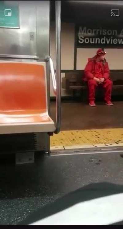 NYC Man Attempts to Kidnap Girl on the Subway