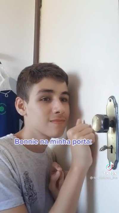Odeio o bonnie na minha porta