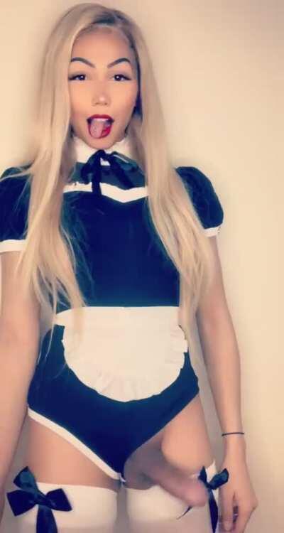 I fucked her 3 times today and she’s still horny. Would anyone like to borrow my trap ? 😨