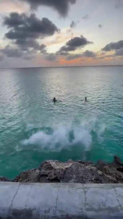 Jutta Leerdam en vriendinnen