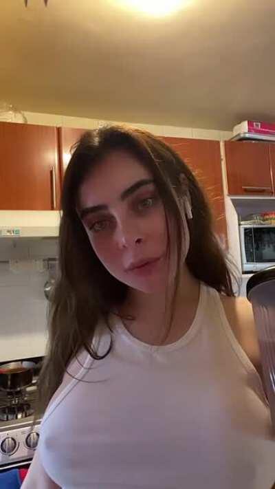 Preciosa... miren esos ojos!💦💦