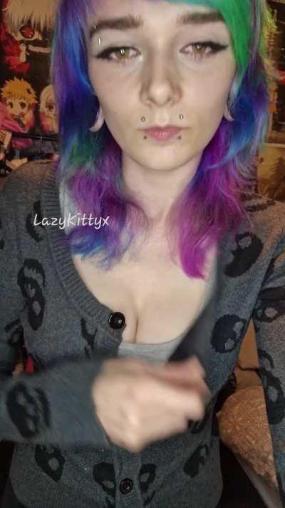 Skull cardigan for spooky season