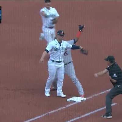 [Highlight] [Highlight] Ty France doubles up Martin Maldonado on one of the weirder plays that you'll ever see