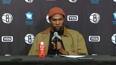 [Highlight] “My first NBA jersey was Vince Carter when he was in Toronto... this is a full circle moment for me.” Kevin Durant talks moving up to 19th all-time in scoring and passing Vince Carter after looking up to him as a kid.