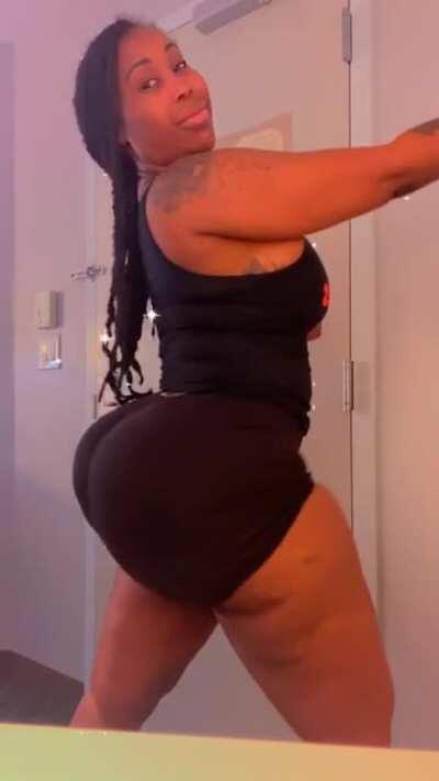 Now I want hooters 😩