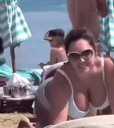 Kelly Brook OMG! WOW!