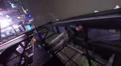 Was watching YouTube and this clip made me uneasy (credit @dyingllama on YouTube)