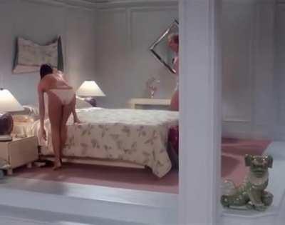 Kelly LeBrock bush flash