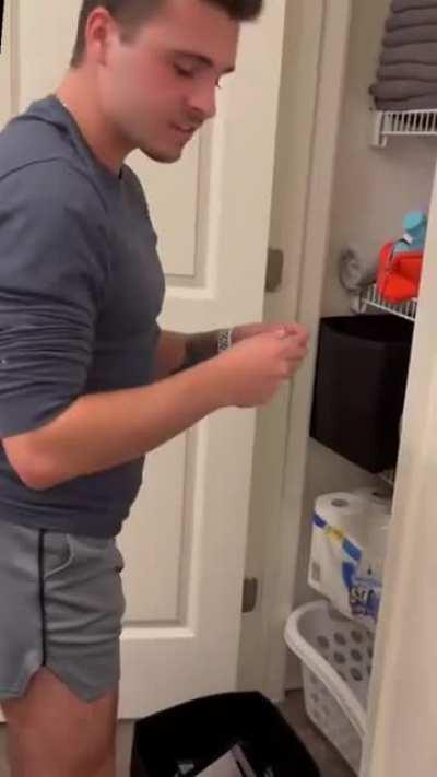 Girl convinces her boyfriend that tampons are flavoured