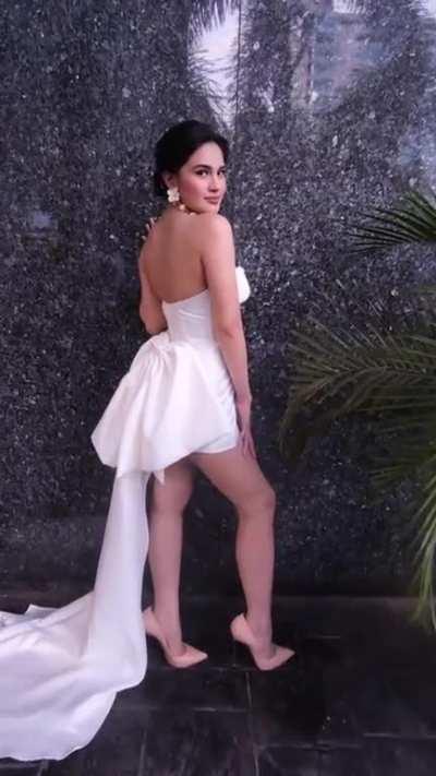Julie Anne San Jose