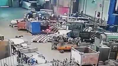 Russian lathe accident. Shredded meat goes flying across the shop. (NSFL)