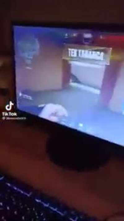 1 el valo atacaktım sadece :(