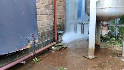 Steam at 4bar being released to atmosphere...