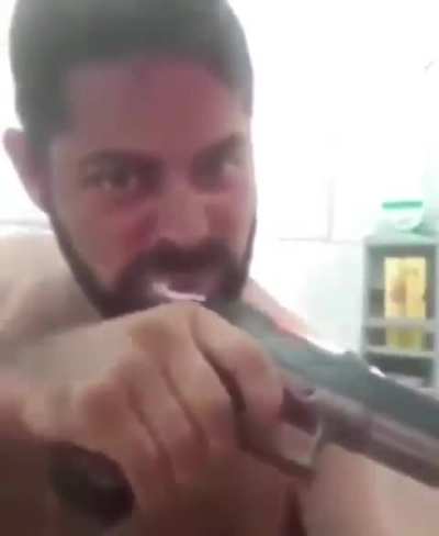 Eis q te banem do paradise comunity