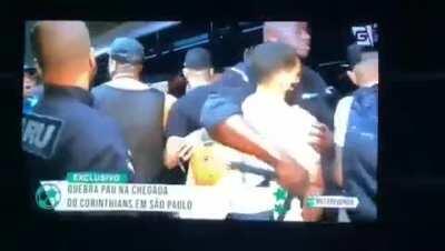 Desembarque do Corinthians. O baguio tá loko!