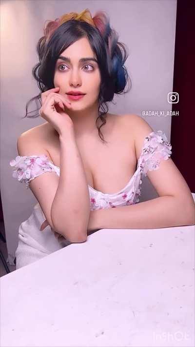 Adah Sharma 🥭🥭