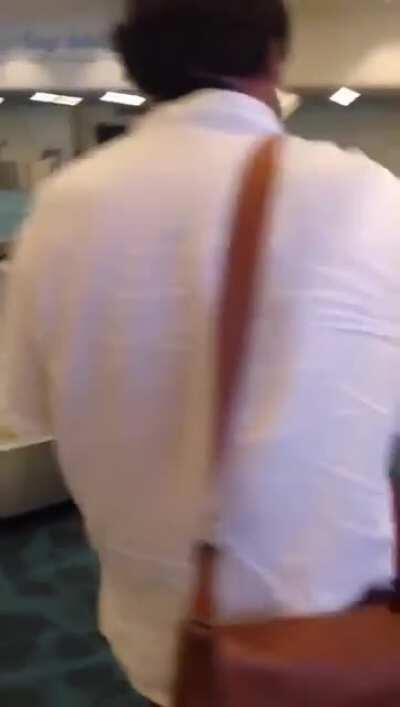 Carangueijos no aeroporto