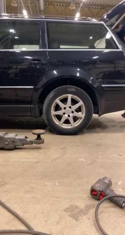 2002 VW Passat 3BG with super blown struts..