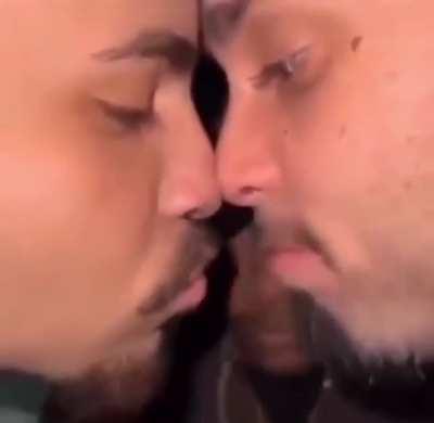 Muca, Pedro sem freio, Greninja e Suco no churras