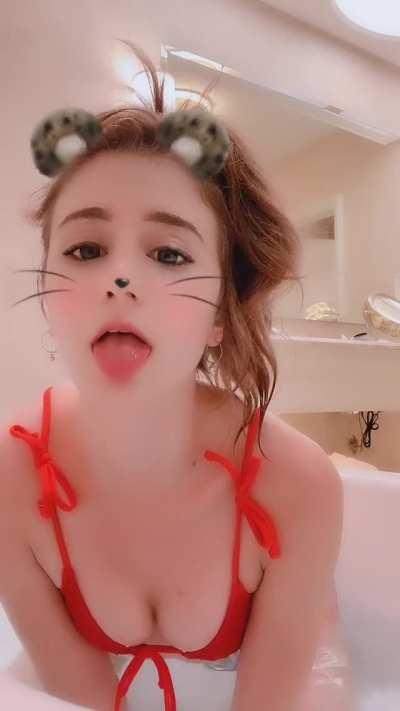 Get yourself a girl who practices your kinks until she accidentally becomes known for doing them 😭