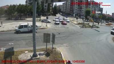 WCGW Crossing at the red light