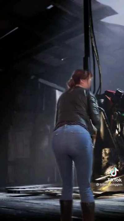 She do be lookin thicc though.