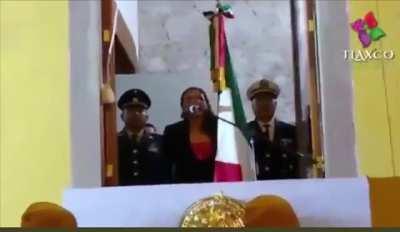 Me representa pero mas al gobierno de Mujico