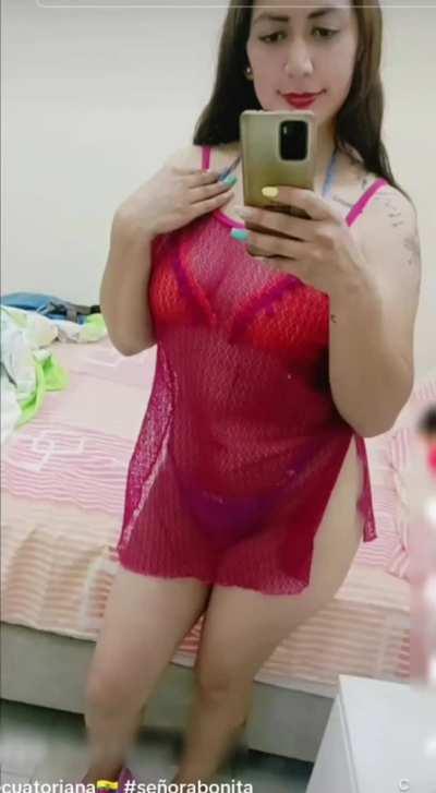 Mas de la madre soltera de machachi. Como les dije le encanta mostrase pero se hace la digna la zrrita 😋