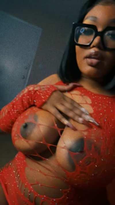 Do you like girls with tits like mine