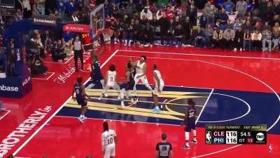 [Highlight] Craig Porter Jr takes it right into Embiid to give the Cavs the lead in OT