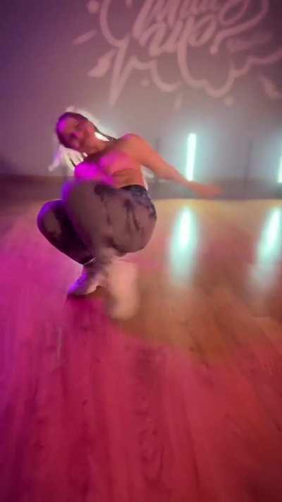 Fire choreo by @dhq.kamila 🔥