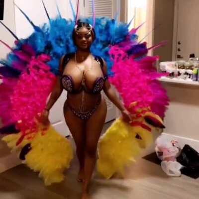 Her outfit was fire.