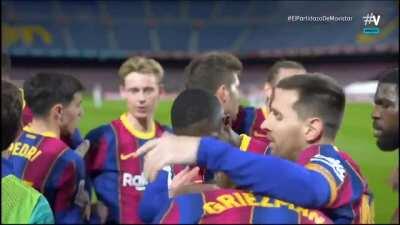 [MEDIA] Incredible video showing the boys celebrating Antoine Griezmann's winner tonight against Athletic Club.