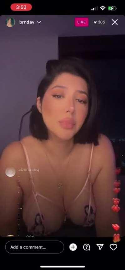 She’s so sexy 😍❤️