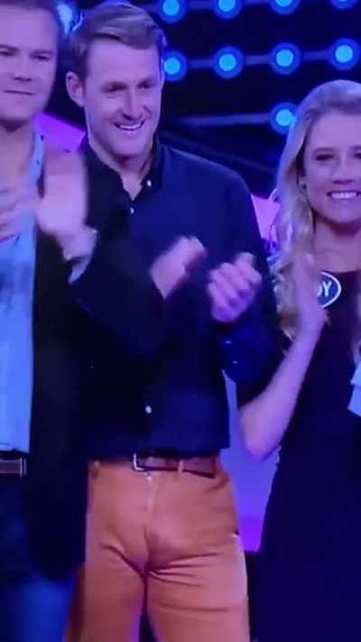 This guy when he sees how his crotch looks