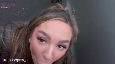 Ran into an old fuck buddy at the store.. I couldn’t help myself