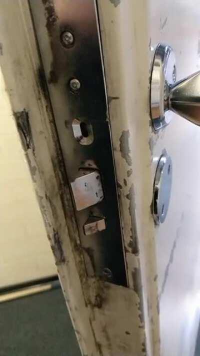 Yooo this door is a riddim broducer 🤯🔥🔥