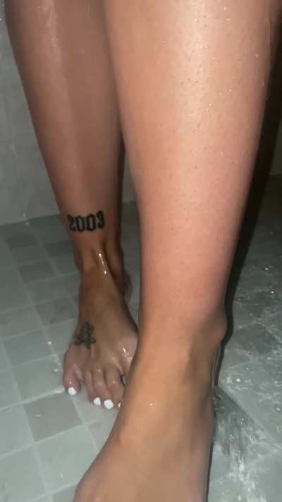 I’ll be honest if it was our first date I would shove my toes in your mouth and see what you’d do