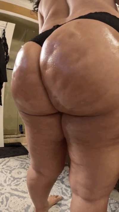 I know you’re going to jerk off looking at my 50 year old thick mom/hotwife curves. P.S. I love watching men jerk off to me. 