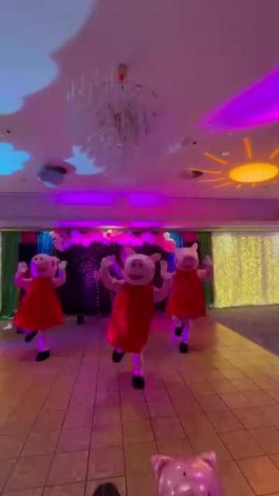 [106/108] Peppa Pig x Hotline Miami crossover